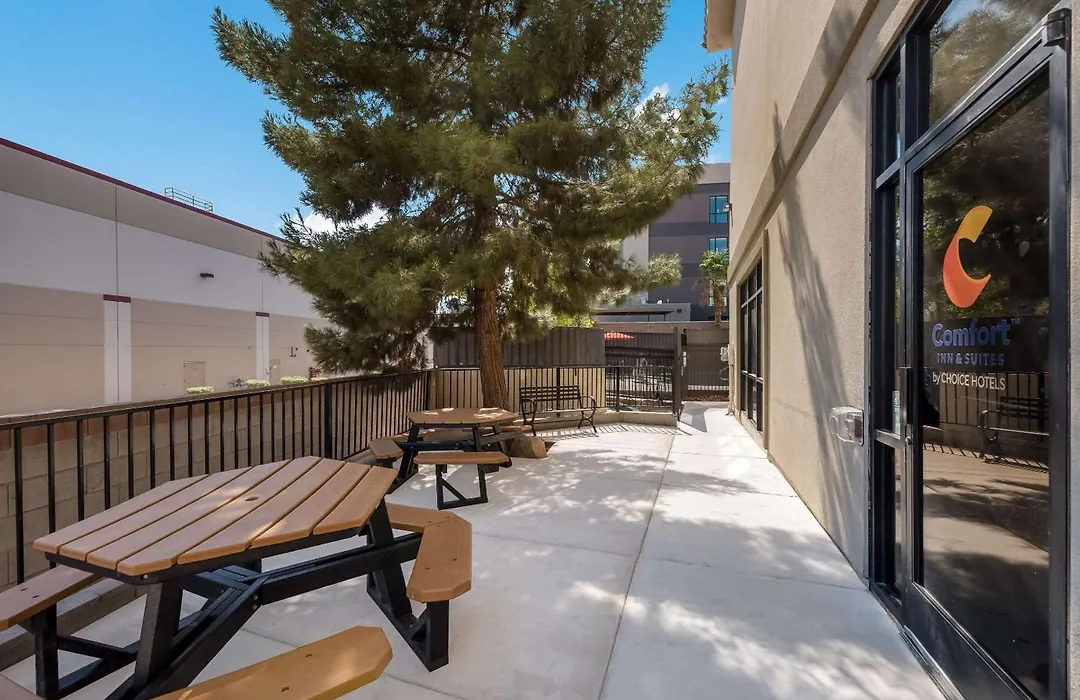 Comfort Inn & Suites Las Vegas - Nellis-1